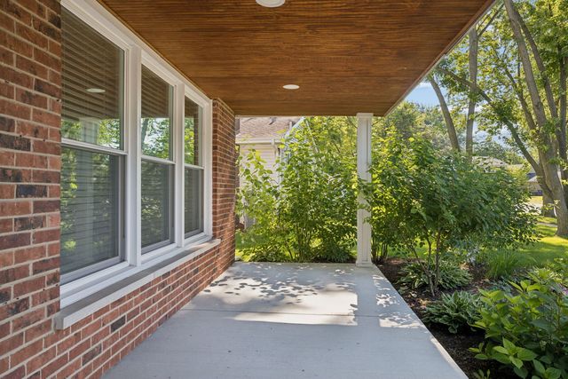 1249 STONEGATE Road, Naperville, IL 60540