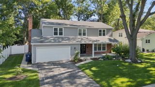 1249 STONEGATE Road, Naperville, IL 60540