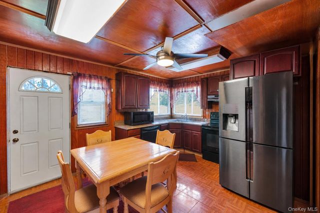963 Ditmas Avenue, Uniondale, NY 11553