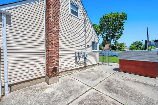 963 Ditmas Avenue, Uniondale, NY 11553