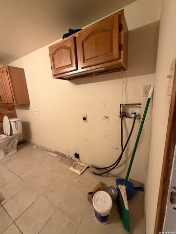 60 Adame, Port Lavaca, TX 77979