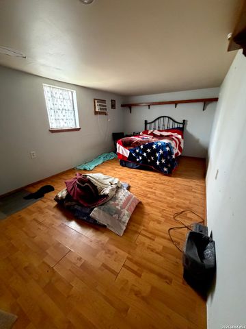60 Adame, Port Lavaca, TX 77979