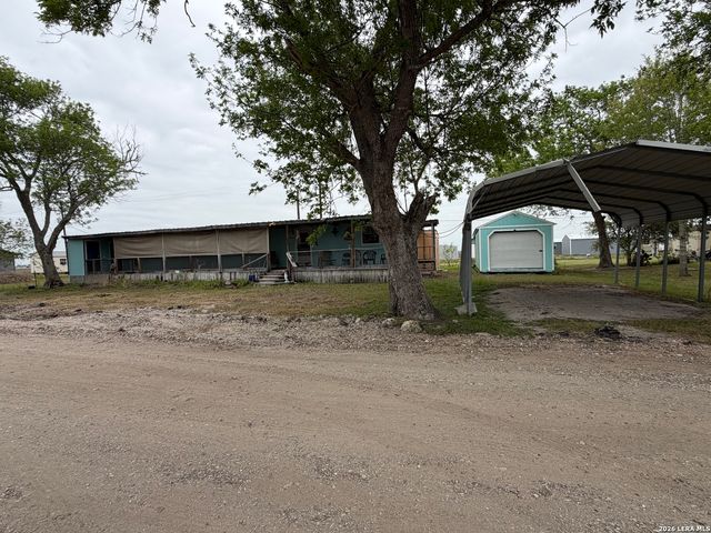 60 Adame, Port Lavaca, TX 77979