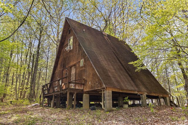 3640 Vixen Way, Cosby, TN 37722