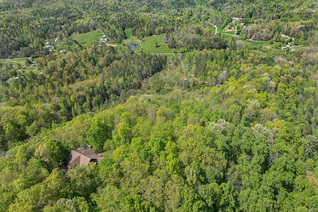 3640 Vixen Way, Cosby, TN 37722