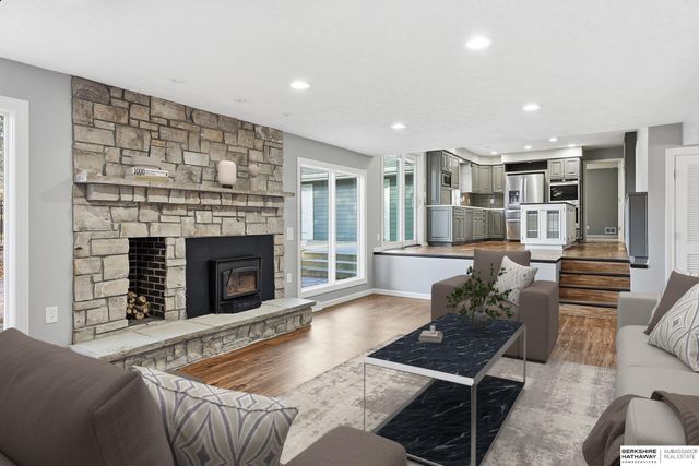 3310 S 98th Street, Omaha, NE 68124