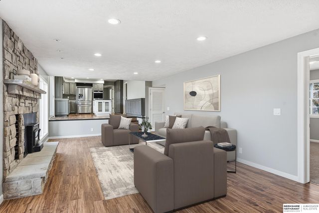 3310 S 98th Street, Omaha, NE 68124