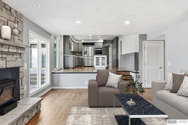 3310 S 98th Street, Omaha, NE 68124