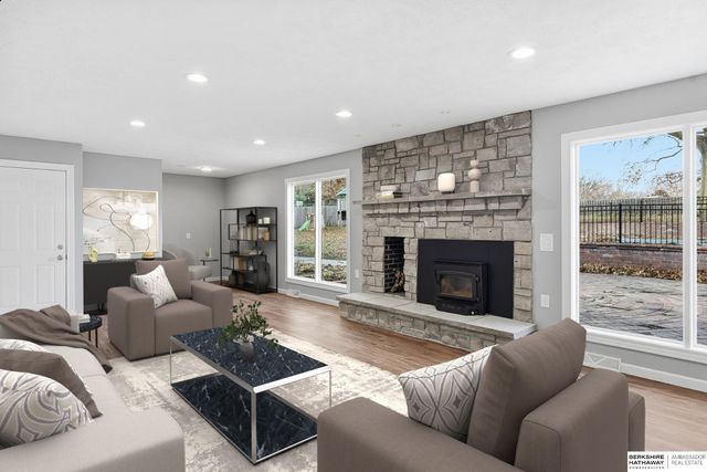 3310 S 98th Street, Omaha, NE 68124