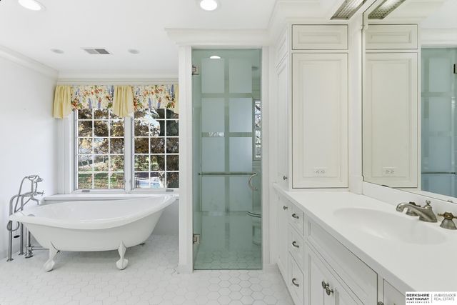 3310 S 98th Street, Omaha, NE 68124