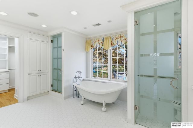 3310 S 98th Street, Omaha, NE 68124