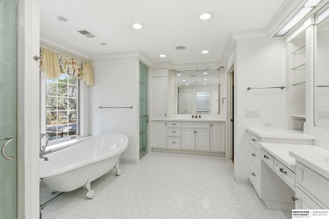 3310 S 98th Street, Omaha, NE 68124