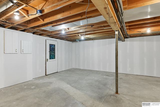 3310 S 98th Street, Omaha, NE 68124