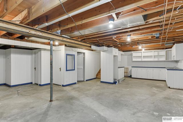 3310 S 98th Street, Omaha, NE 68124