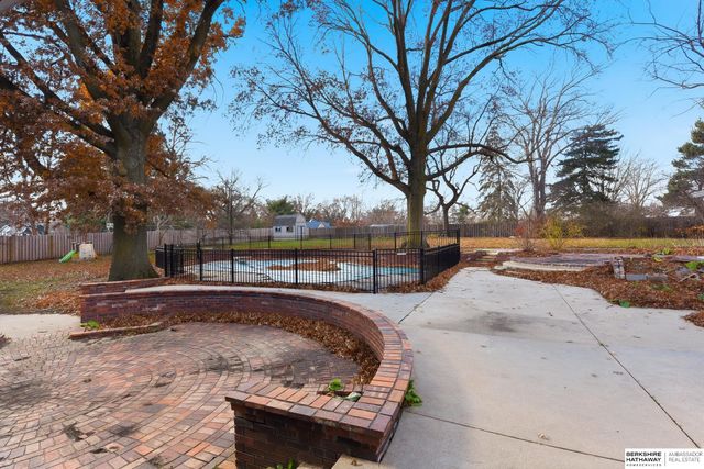 3310 S 98th Street, Omaha, NE 68124