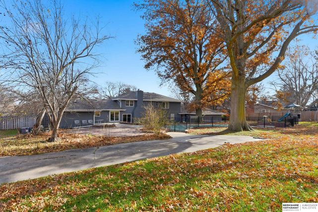 3310 S 98th Street, Omaha, NE 68124