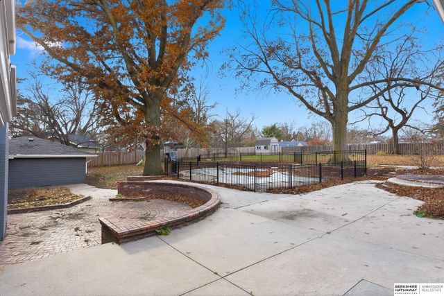 3310 S 98th Street, Omaha, NE 68124