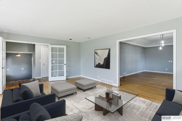 3310 S 98th Street, Omaha, NE 68124