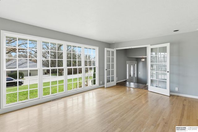 3310 S 98th Street, Omaha, NE 68124