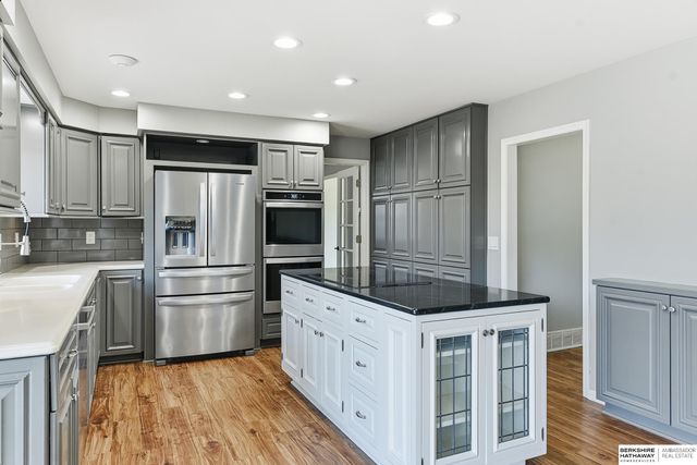 3310 S 98th Street, Omaha, NE 68124