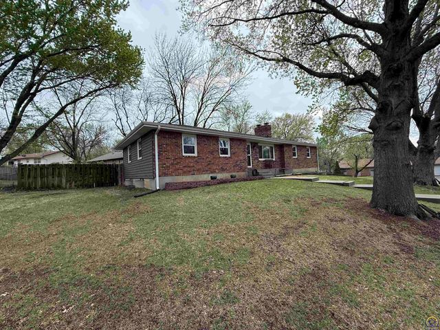 3411 SE Island CIR, Topeka, KS 66605