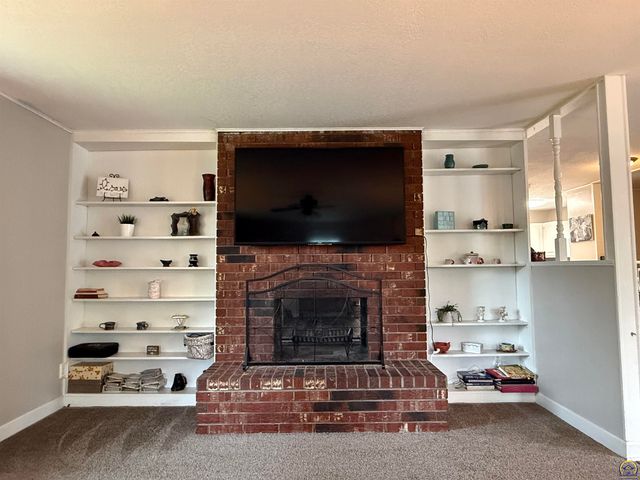 3411 SE Island CIR, Topeka, KS 66605