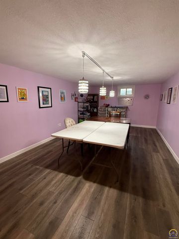 3411 SE Island CIR, Topeka, KS 66605