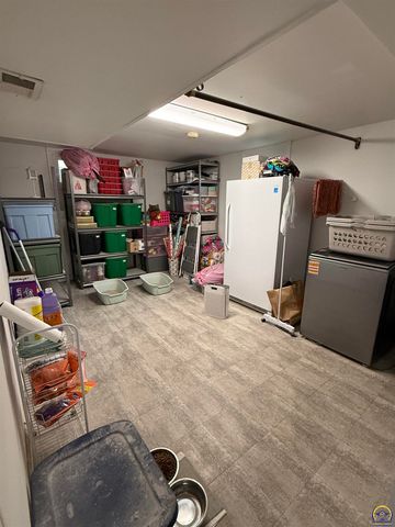 3411 SE Island CIR, Topeka, KS 66605