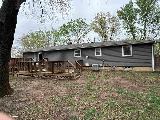 3411 SE Island CIR, Topeka, KS 66605