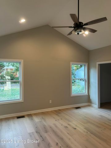 1885 Richmond Dr, Louisville, KY 40205