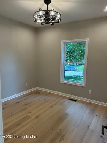 1885 Richmond Dr, Louisville, KY 40205