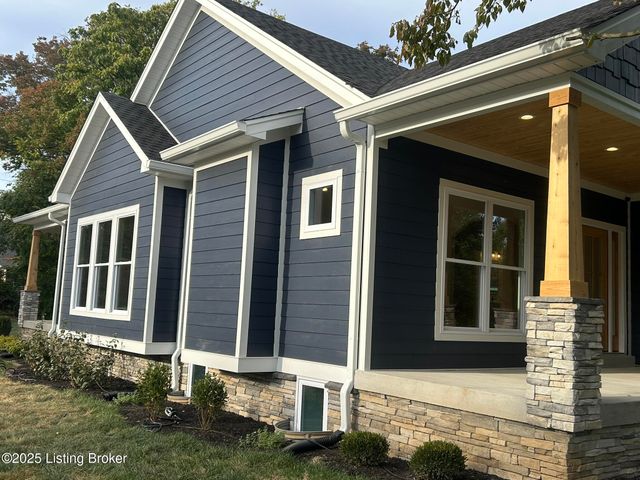 1885 Richmond Dr, Louisville, KY 40205