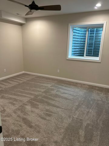 1885 Richmond Dr, Louisville, KY 40205