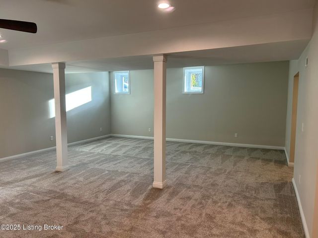 1885 Richmond Dr, Louisville, KY 40205