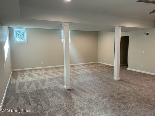 1885 Richmond Dr, Louisville, KY 40205