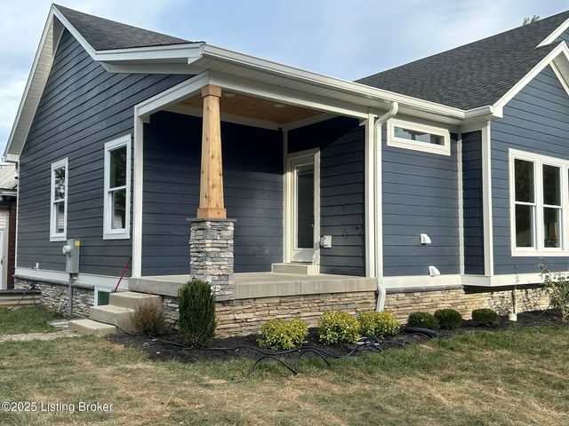 1885 Richmond Dr, Louisville, KY 40205