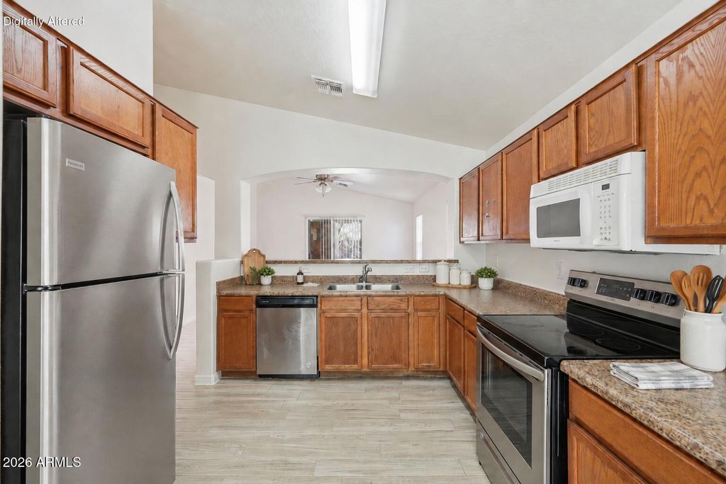 318 N 21ST Circle, Coolidge, AZ 85128 — photo 3