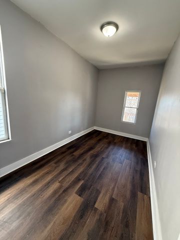 6833 S Calumet Avenue 2, Chicago, IL 60637