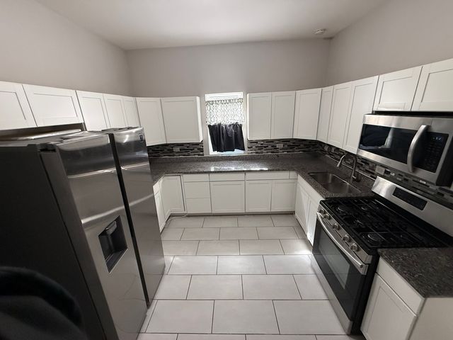 6833 S Calumet Avenue 2, Chicago, IL 60637