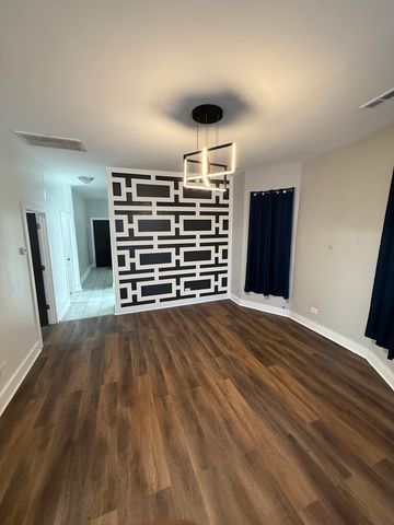 6833 S Calumet Avenue 2, Chicago, IL 60637