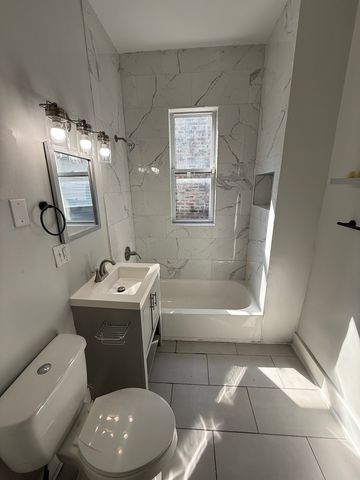 6833 S Calumet Avenue 2, Chicago, IL 60637