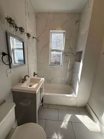 6833 S Calumet Avenue 2, Chicago, IL 60637