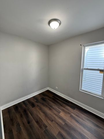 6833 S Calumet Avenue 2, Chicago, IL 60637