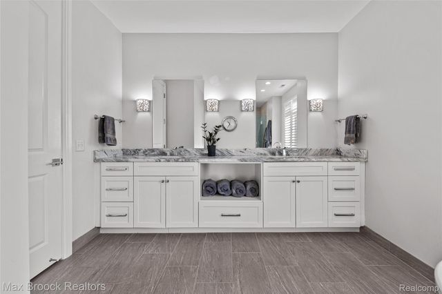 864 Chestnut Street, Birmingham, MI 48009