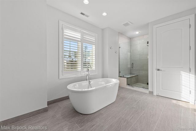 864 Chestnut Street, Birmingham, MI 48009