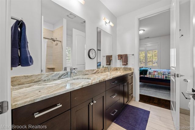 864 Chestnut Street, Birmingham, MI 48009