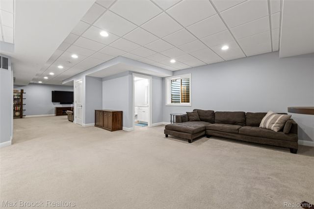 864 Chestnut Street, Birmingham, MI 48009