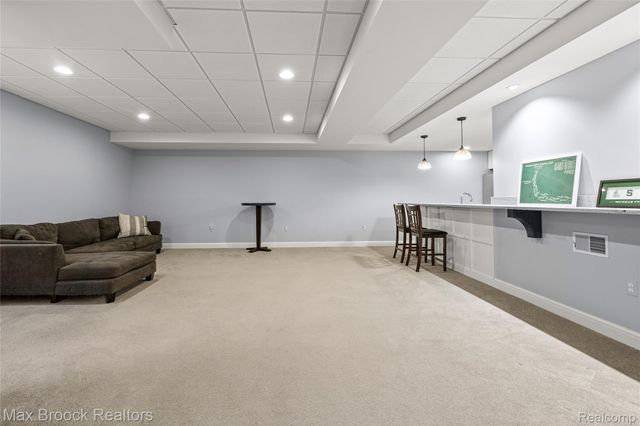 864 Chestnut Street, Birmingham, MI 48009