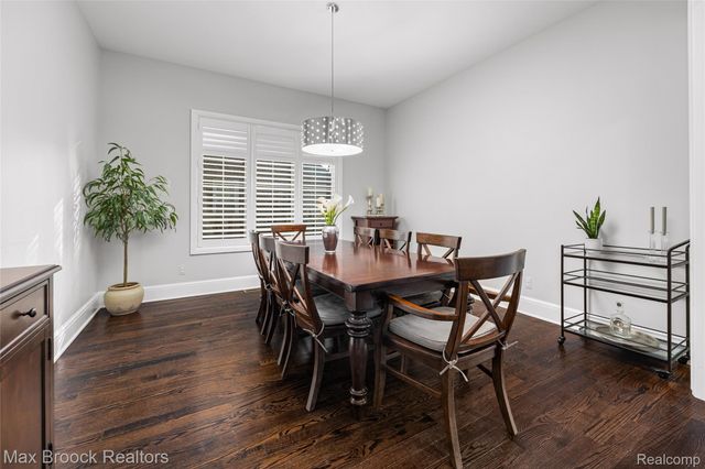 864 Chestnut Street, Birmingham, MI 48009