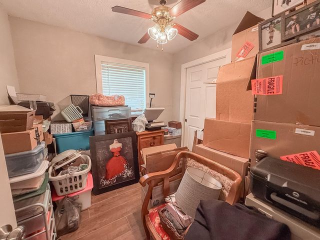 224 Maple Drive, Hitchcock, TX 77563